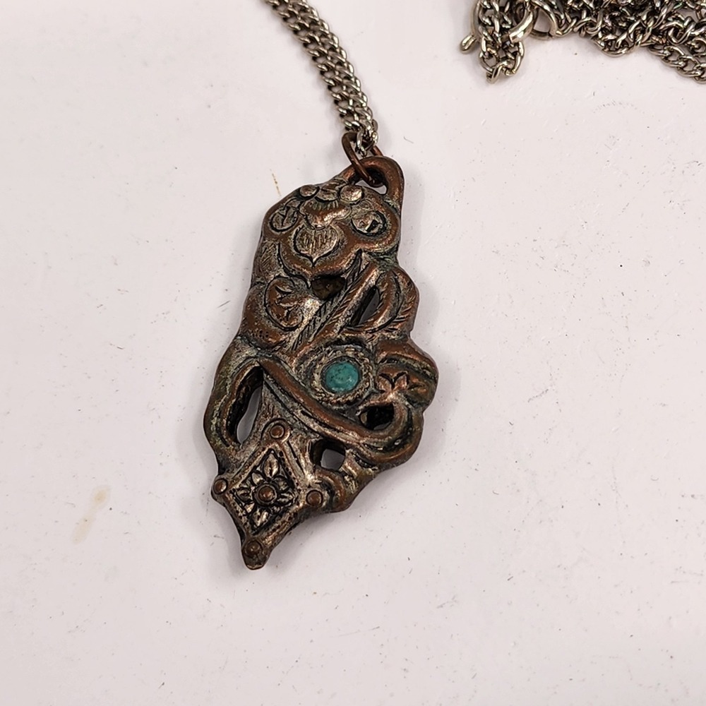 Turquoise Stone Ornate Floral Pendant Necklace Antiqued Boho Bronze Tone 26in
